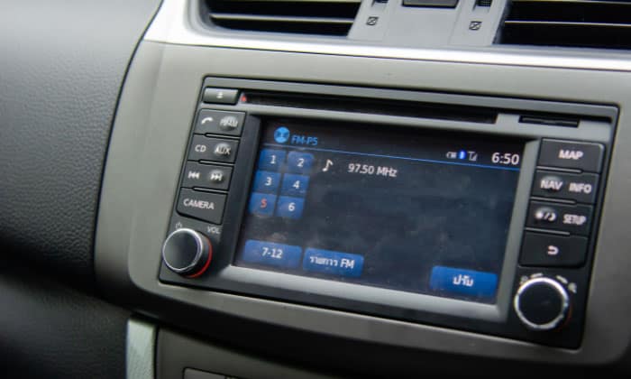 car-radio-stays-on-when-car-is-turned-off