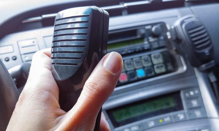 Types-of-Police-Radios-use