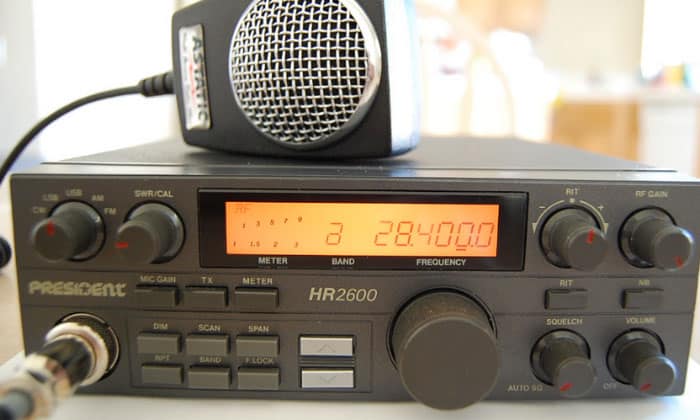 Benefits-of-Using-a-10-Meter-Radio
