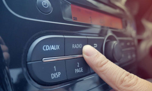 Step-2-Save-a-radio-station-in-car-by-presetting